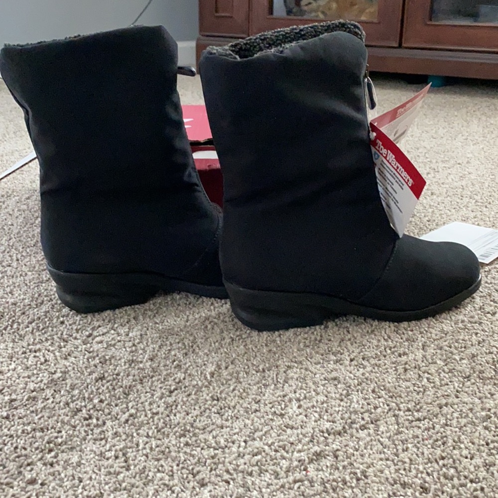 Brand new never worn Toe Warmer boots